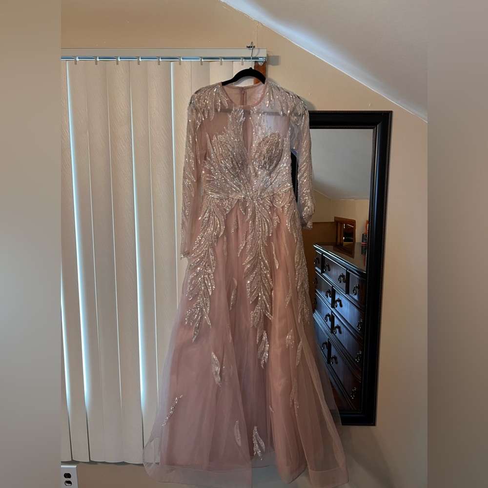 Prom/Wedding Dress size 10-12 - Picture 3 of 7
